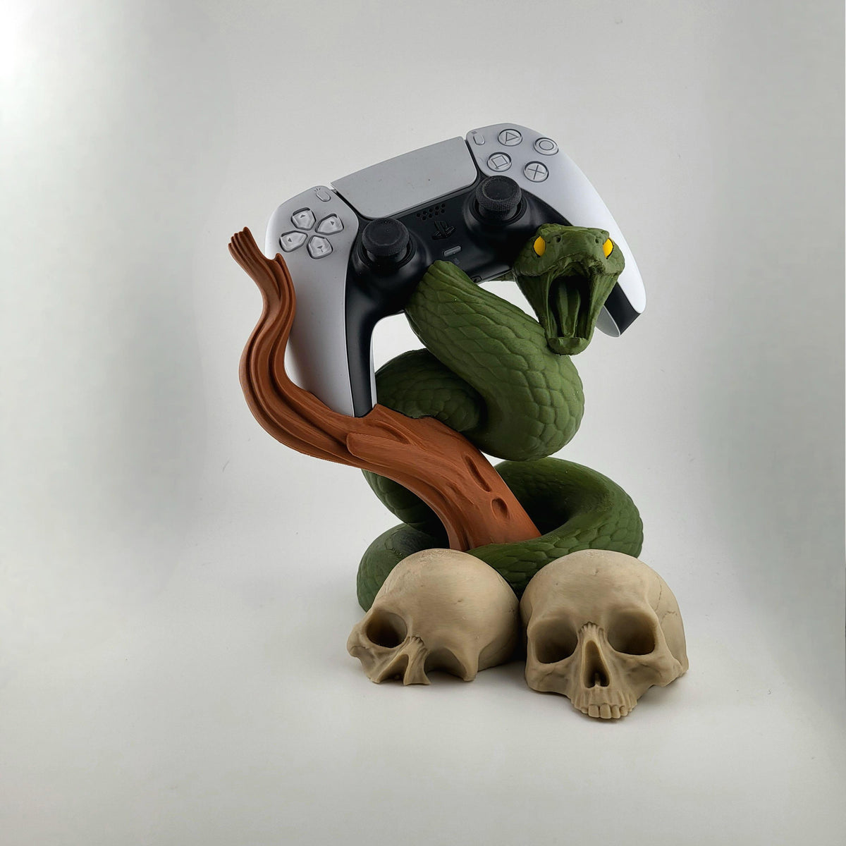 Snake & Skulls PS5 Controller Stand – Venomous Gamer Desk Decor for DualSense, Horror Reptile Gift