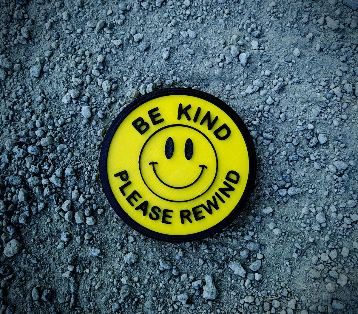 Be Kind Please Rewind Sign – 90s VHS Retro Video Store Smile Badge – 3D Printed Decor, product image 1