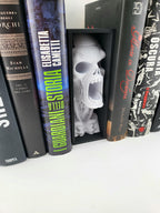 Zombie Skull Book Nook Insert – 3D Printed Horror Movie Bookshelf Decor | Screaming Skull Bookend | Gothic Halloween Gift