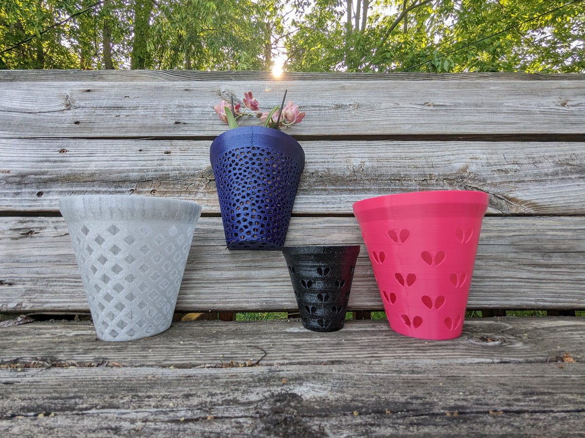Hanging orchid pot with aerated lattice body — image 3 of 10