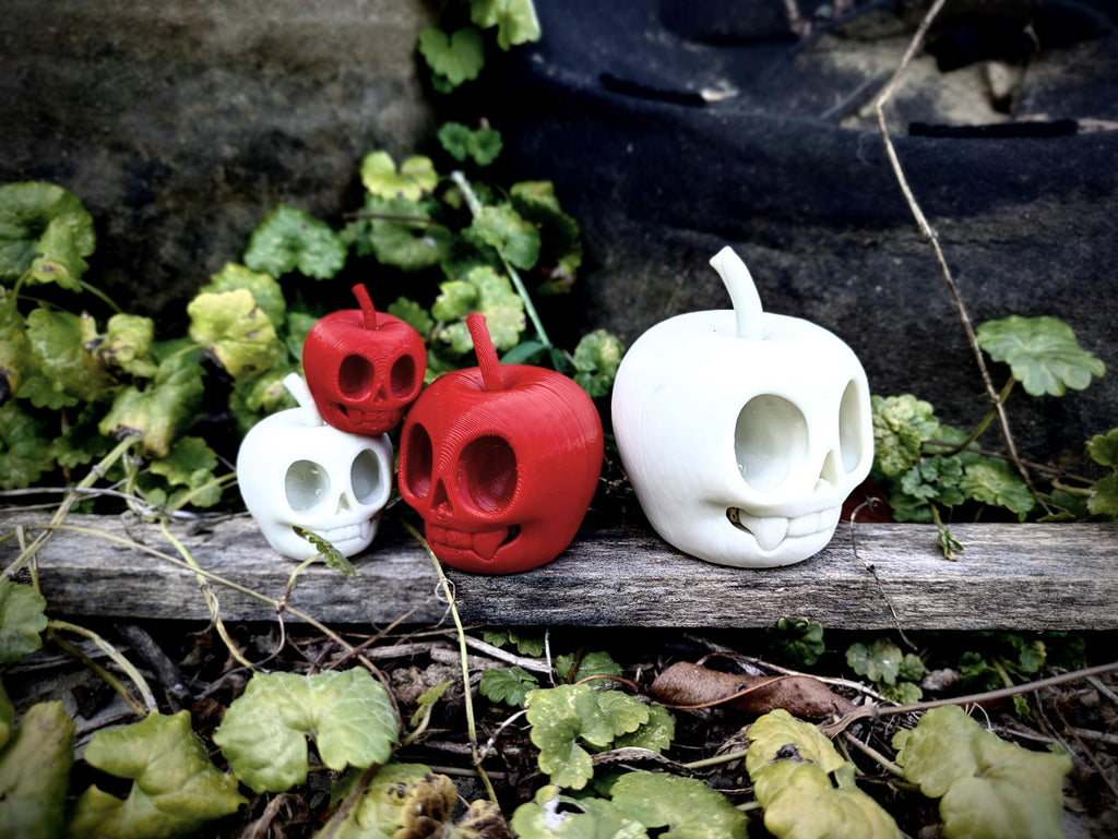 Skull Apple Figurines – Creepy Cute Halloween Decor, Gothic Gift, Spooky 3D Printed Collectibles