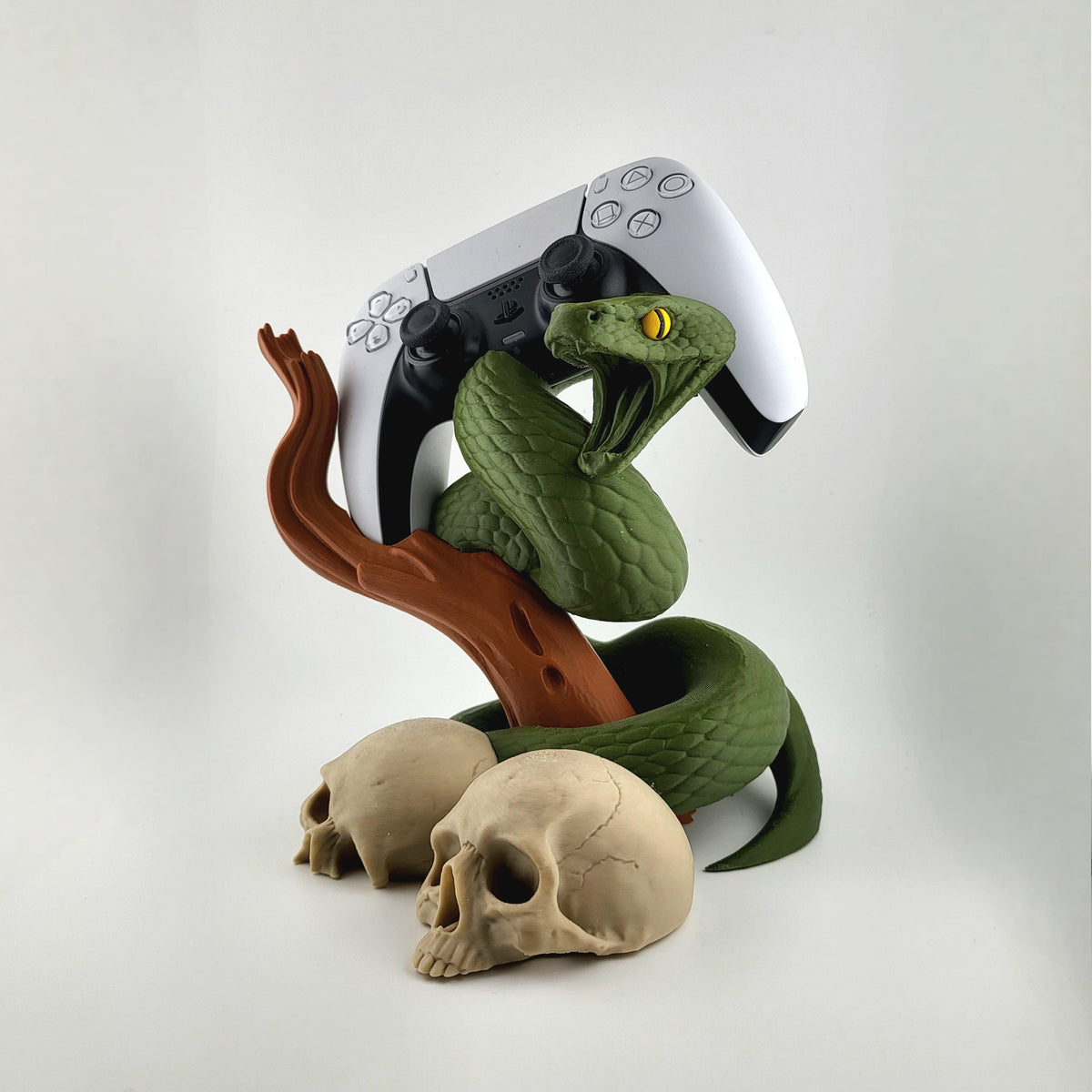 Snake & Skulls PS5 Controller Stand – Venomous Gamer Desk Decor for DualSense, Horror Reptile Gift