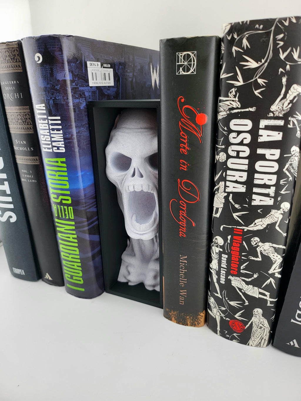 Zombie Skull Book Nook Insert – 3D Printed Horror Movie Bookshelf Decor | Screaming Skull Bookend | Gothic Halloween Gift